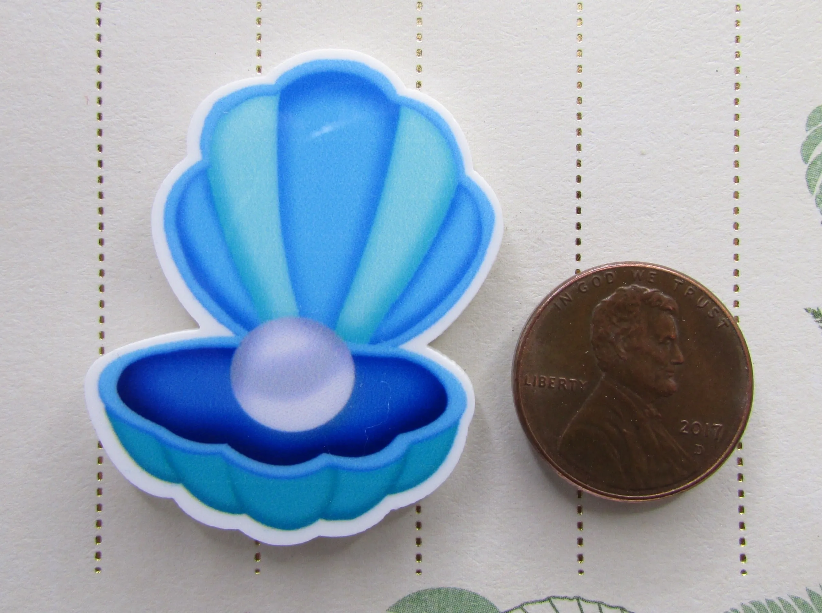 Blue Clam Shell with a Pearl Inside Needle Minder, Cover Minder, Magnet LAST ONE!