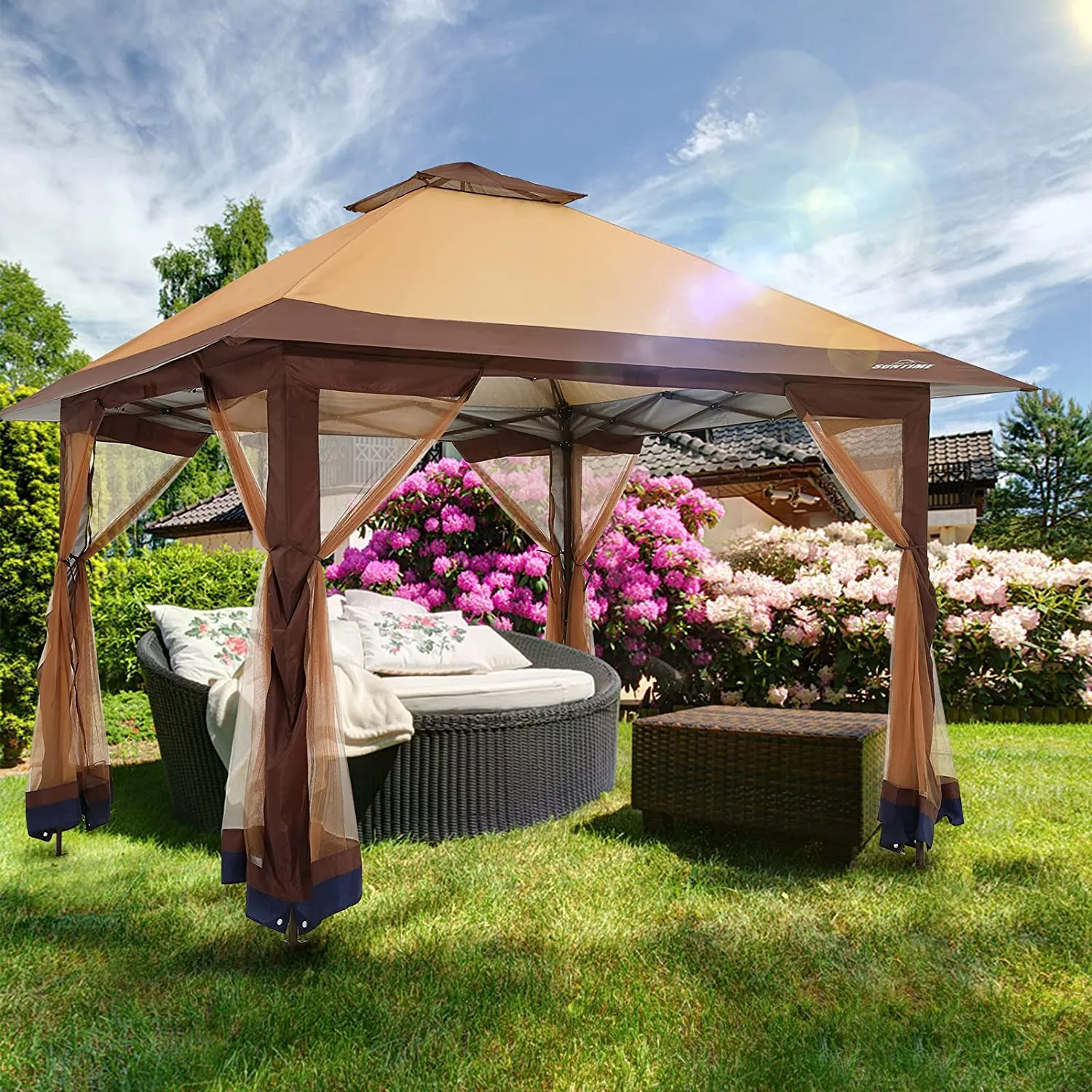 Instant Pop Up Patio Gazebo with Full Netting for Family Parties and Outdoor Activities