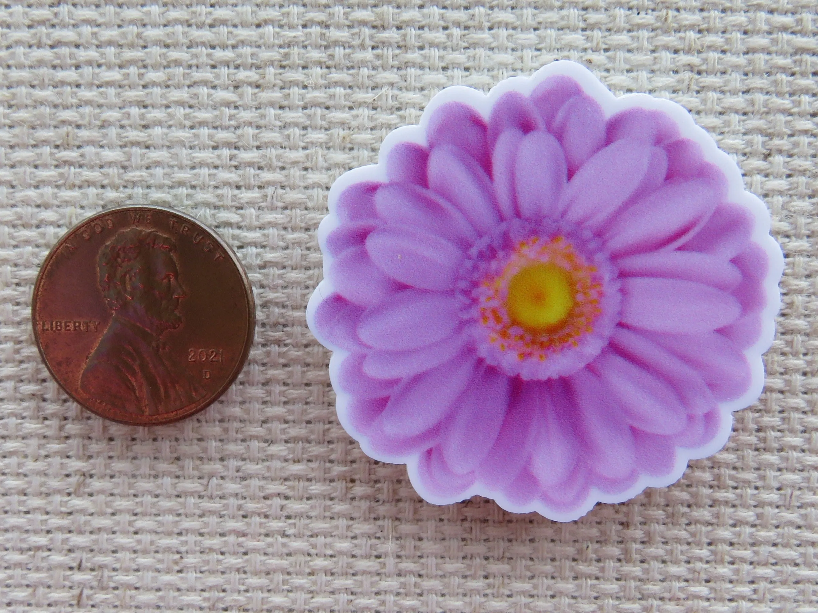 Pink Gerber Daisy Needle Minder, Cover Minder, Magnet