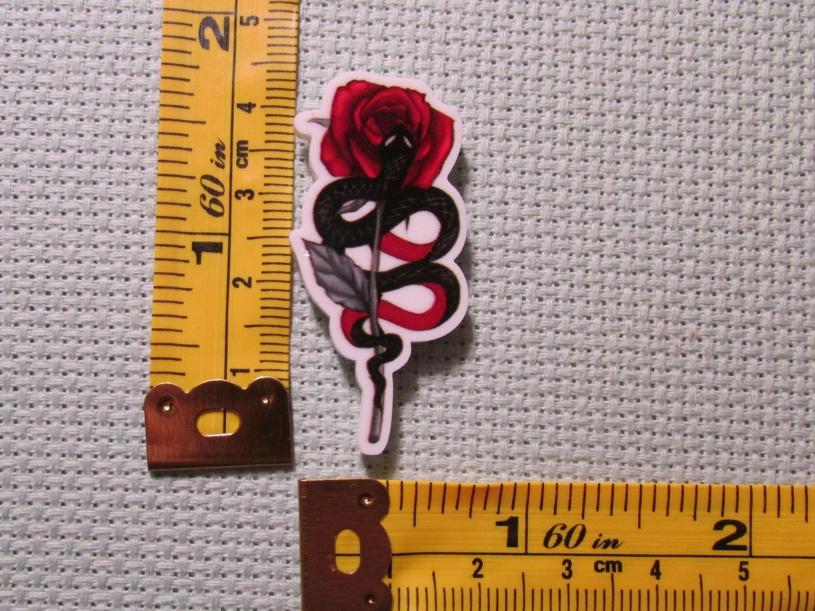 Snakes and Roses Needle Minder, Cover Minder, Magnet