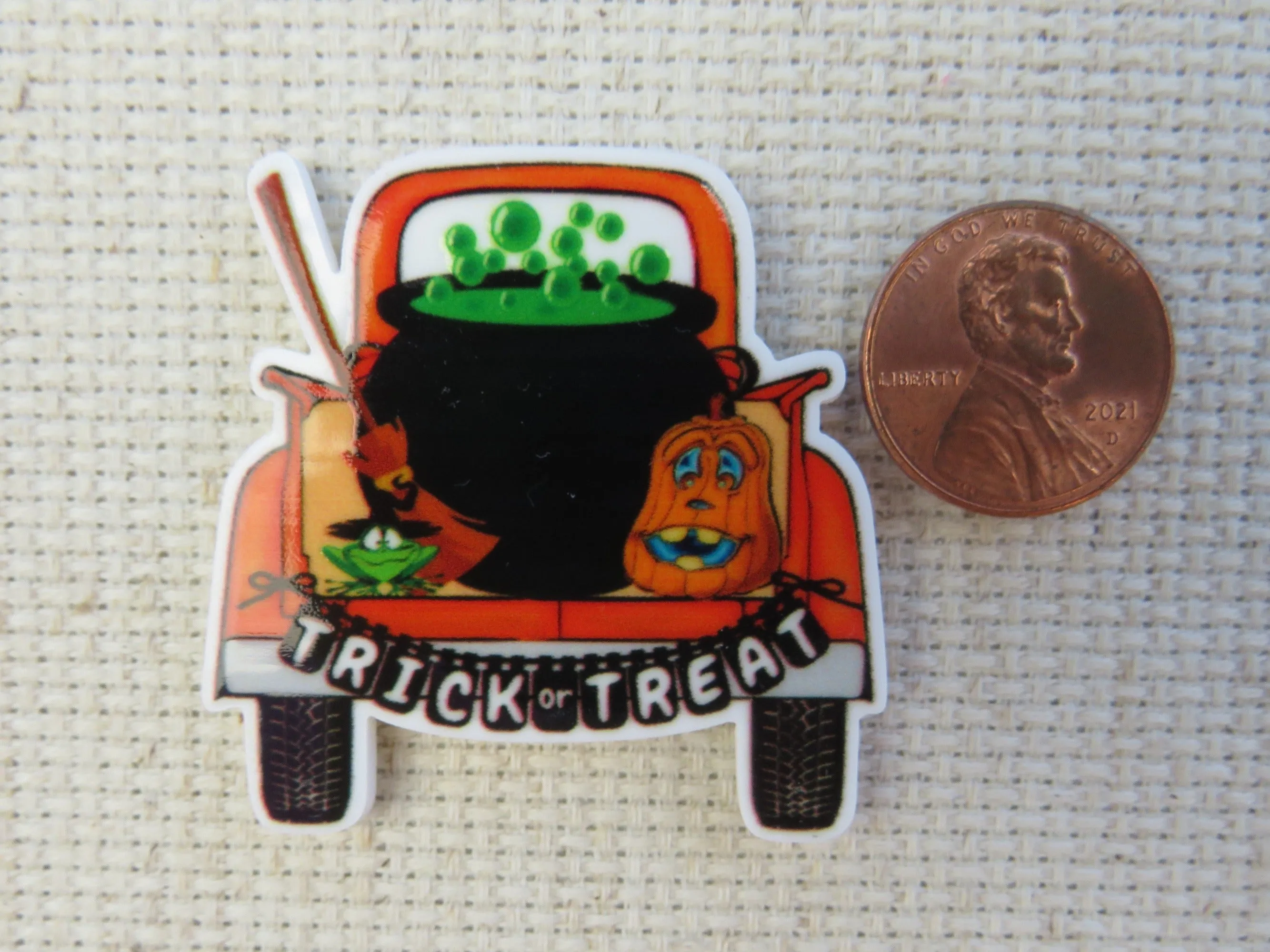 Trick or Treat Cauldron Truck Needle Minder, Cover Minder, Magnet